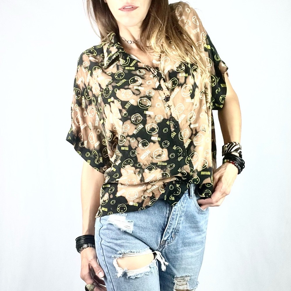 NIRVANA |🖤💛 NIRVANA Button-Up Oversized Short-Sleeved Bleached Blouse Top